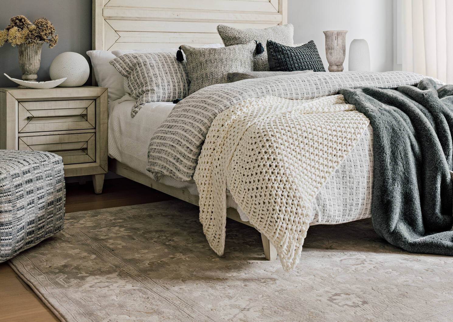 Harriet Boucle Pillow 24x24 Pepper