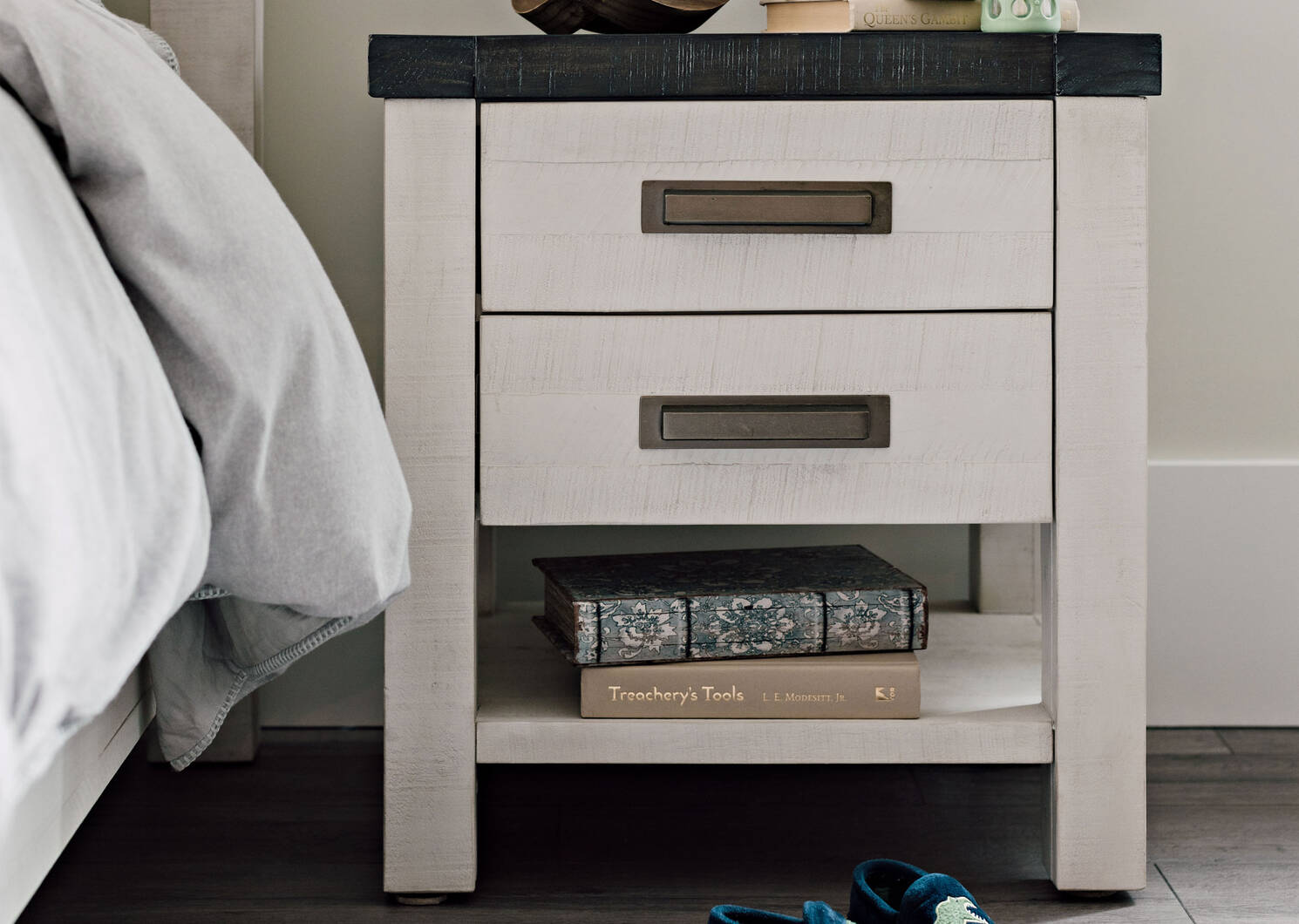 Fairmont Slim Nightstand -Meyer Dove