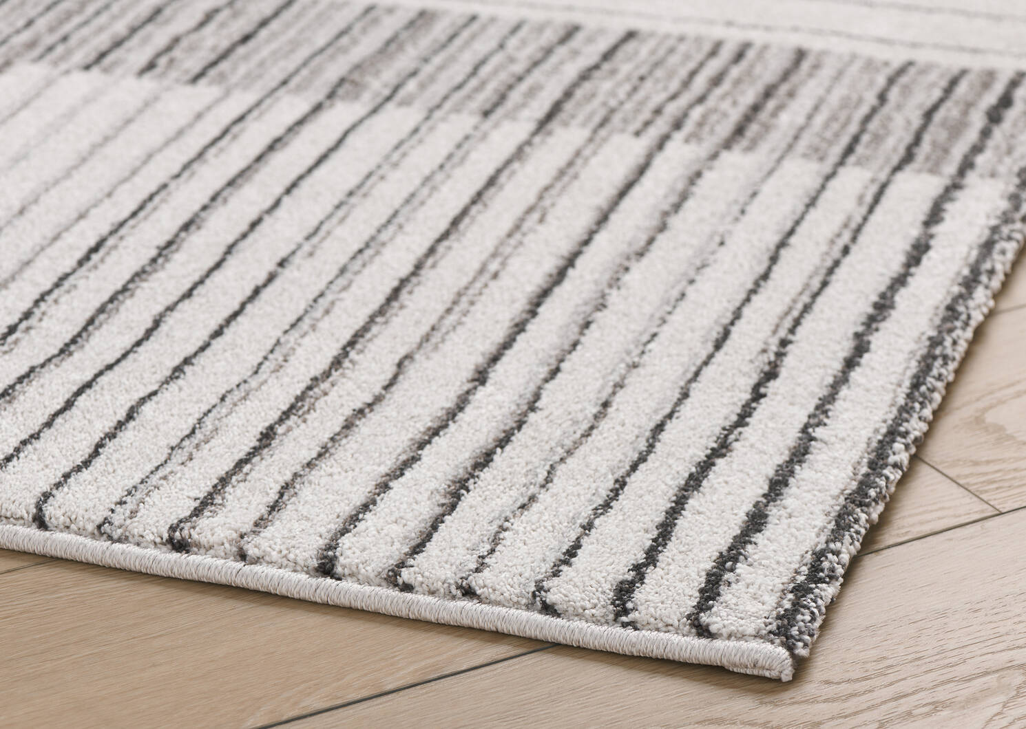 Isaac Rug 63x91 Ivory/Grey
