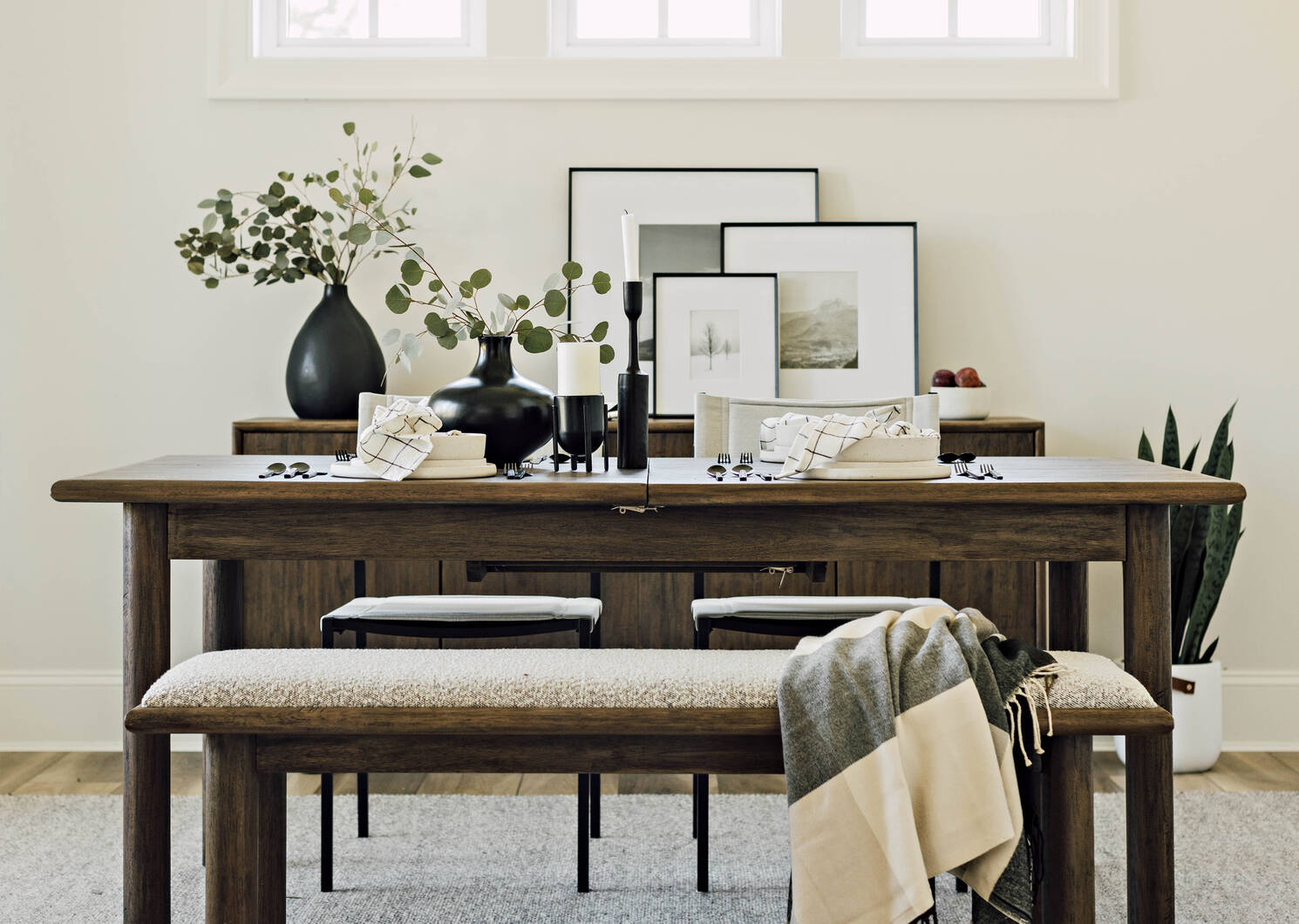 Watkins Throw Sand/Black/Ivory