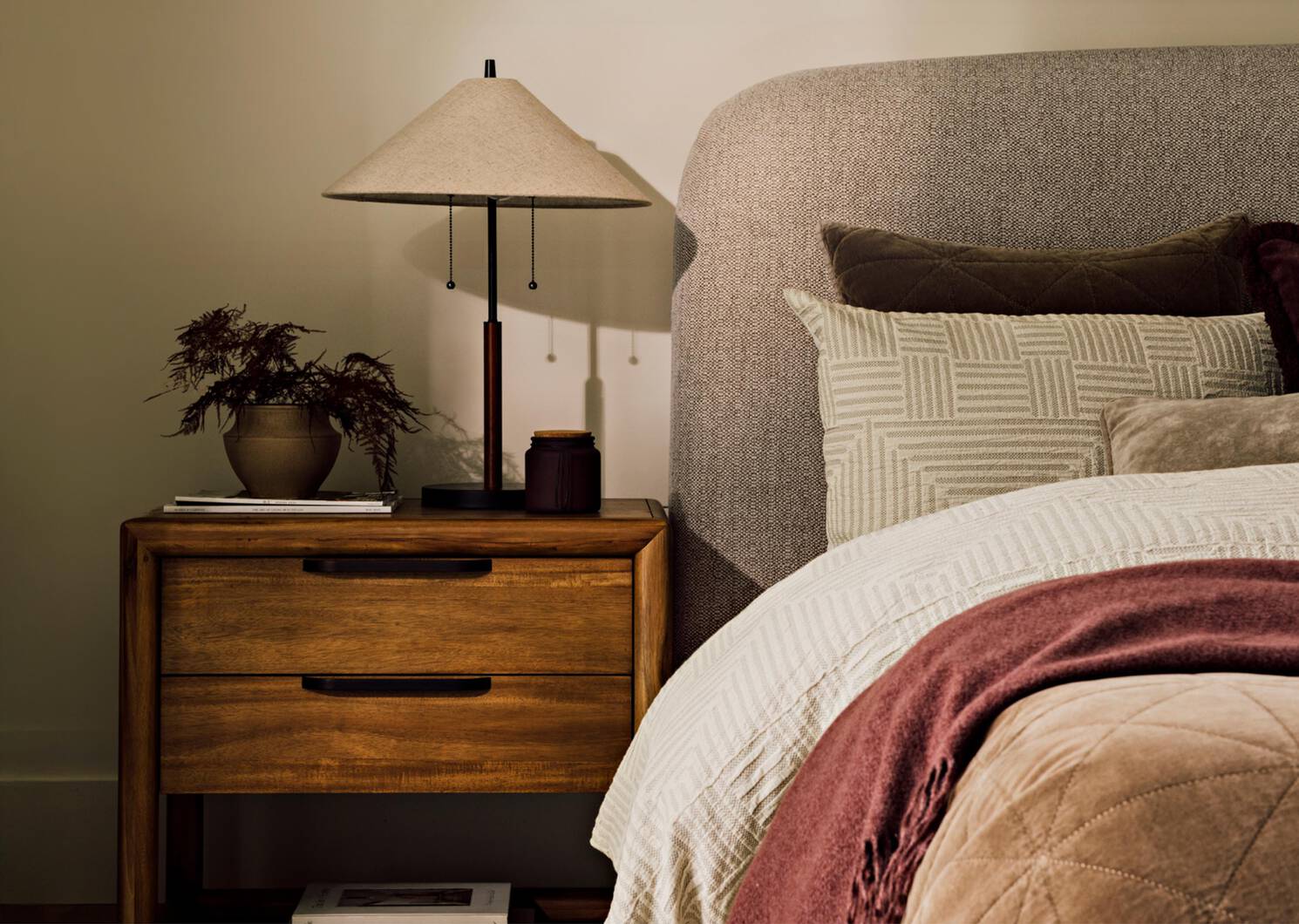 Alvarez Bed -Bina Sand, QUEEN