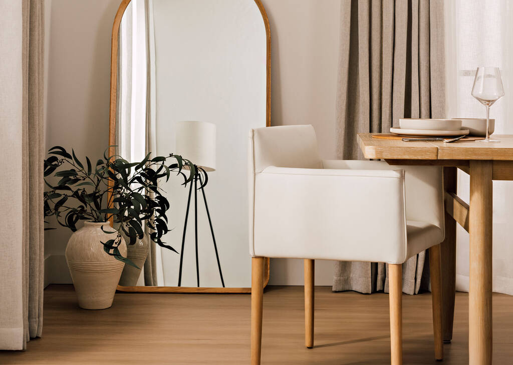 Shay Gumnut Leaf Branch