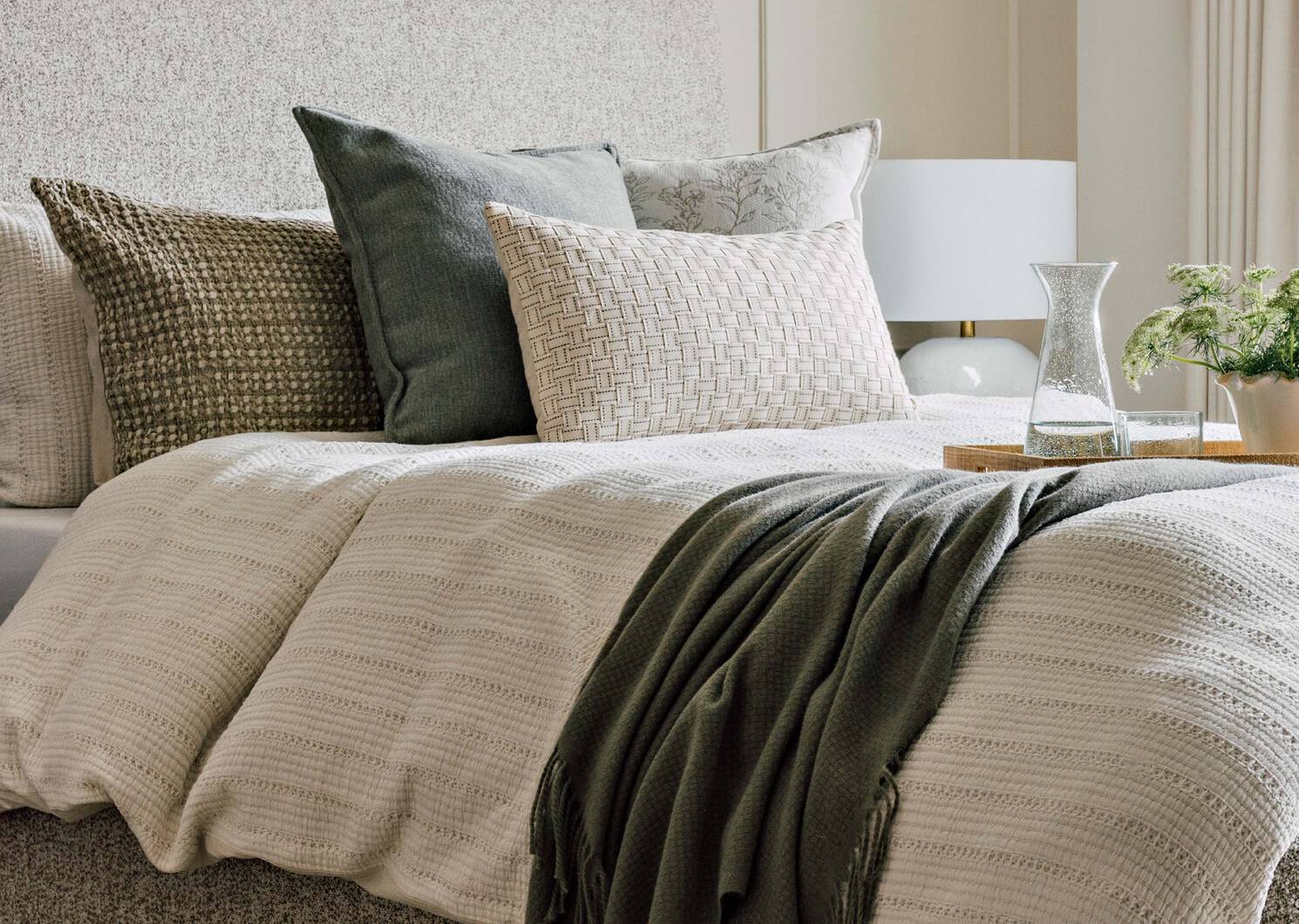 Taisie Botanical Pillow 20x20 Iv/Sand