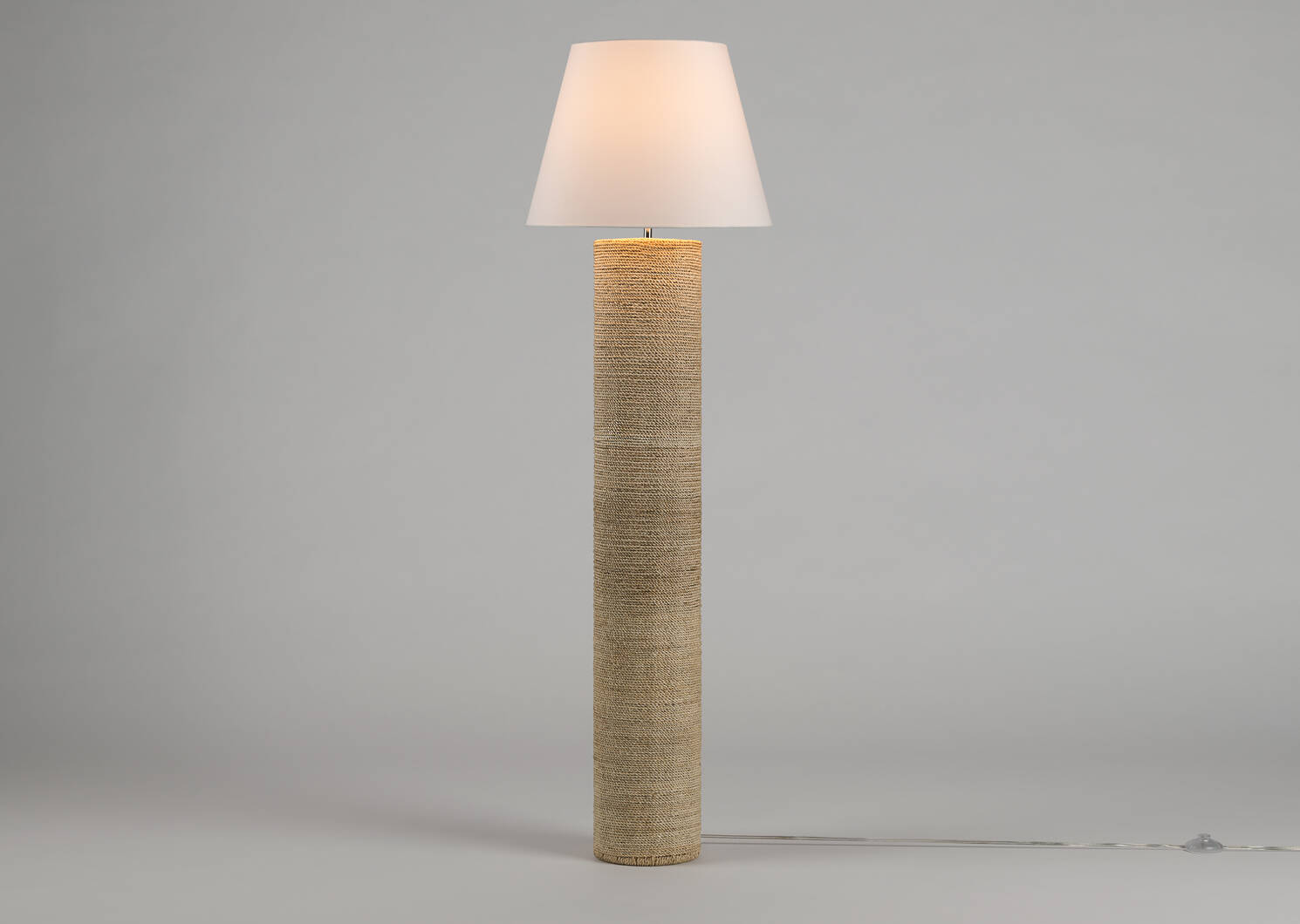 Lampe sur pied en abaca Cortez