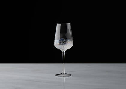 Bliss Wine Glass Iridescent