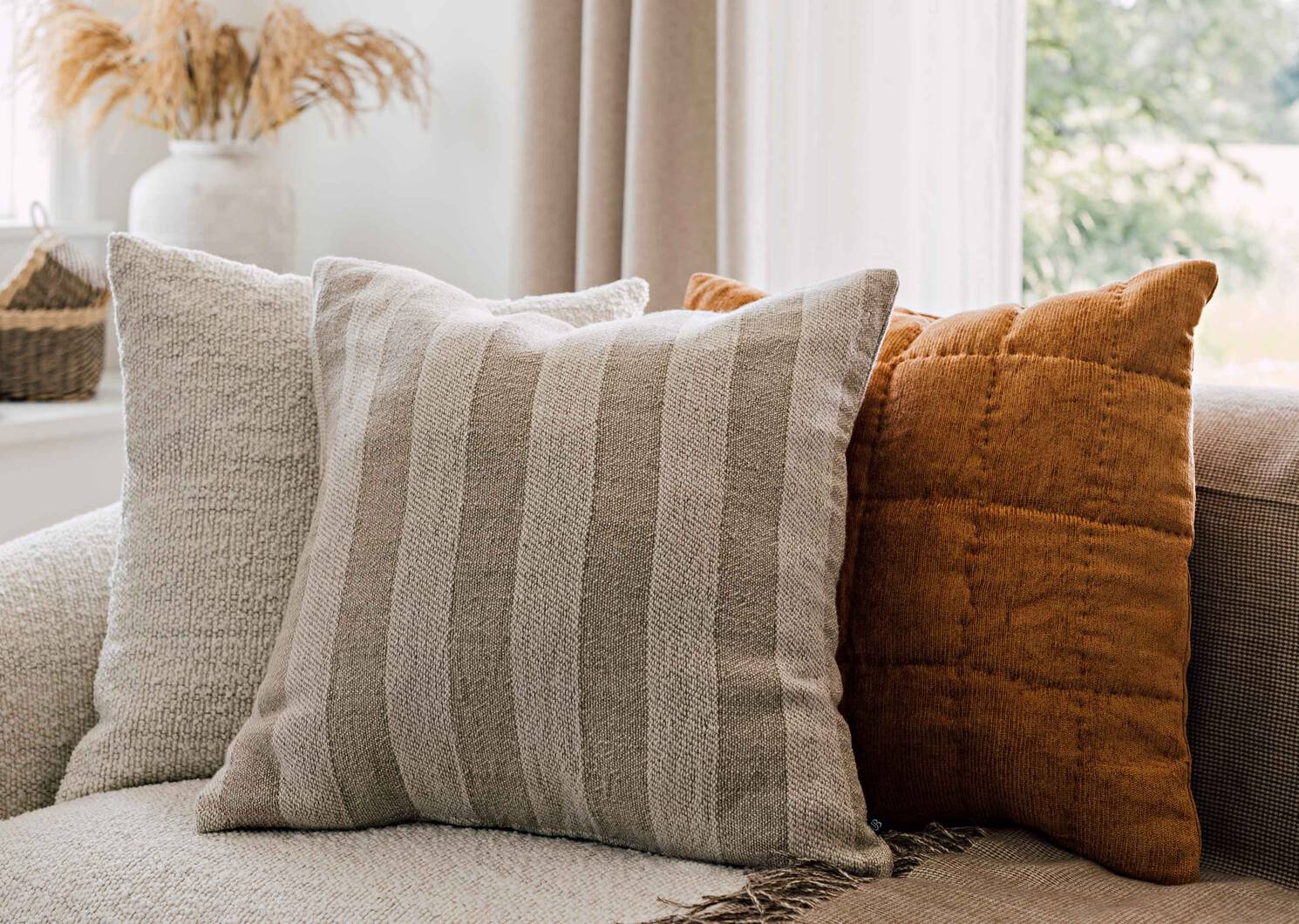 Colwick Linen Pillow 20x20 Sand/Ivory