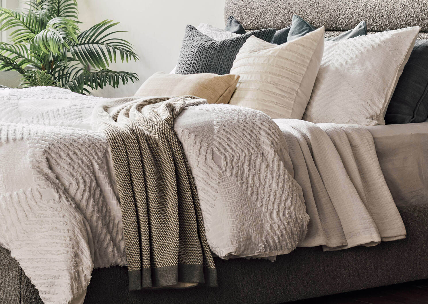 Rogan Duvet Set - White