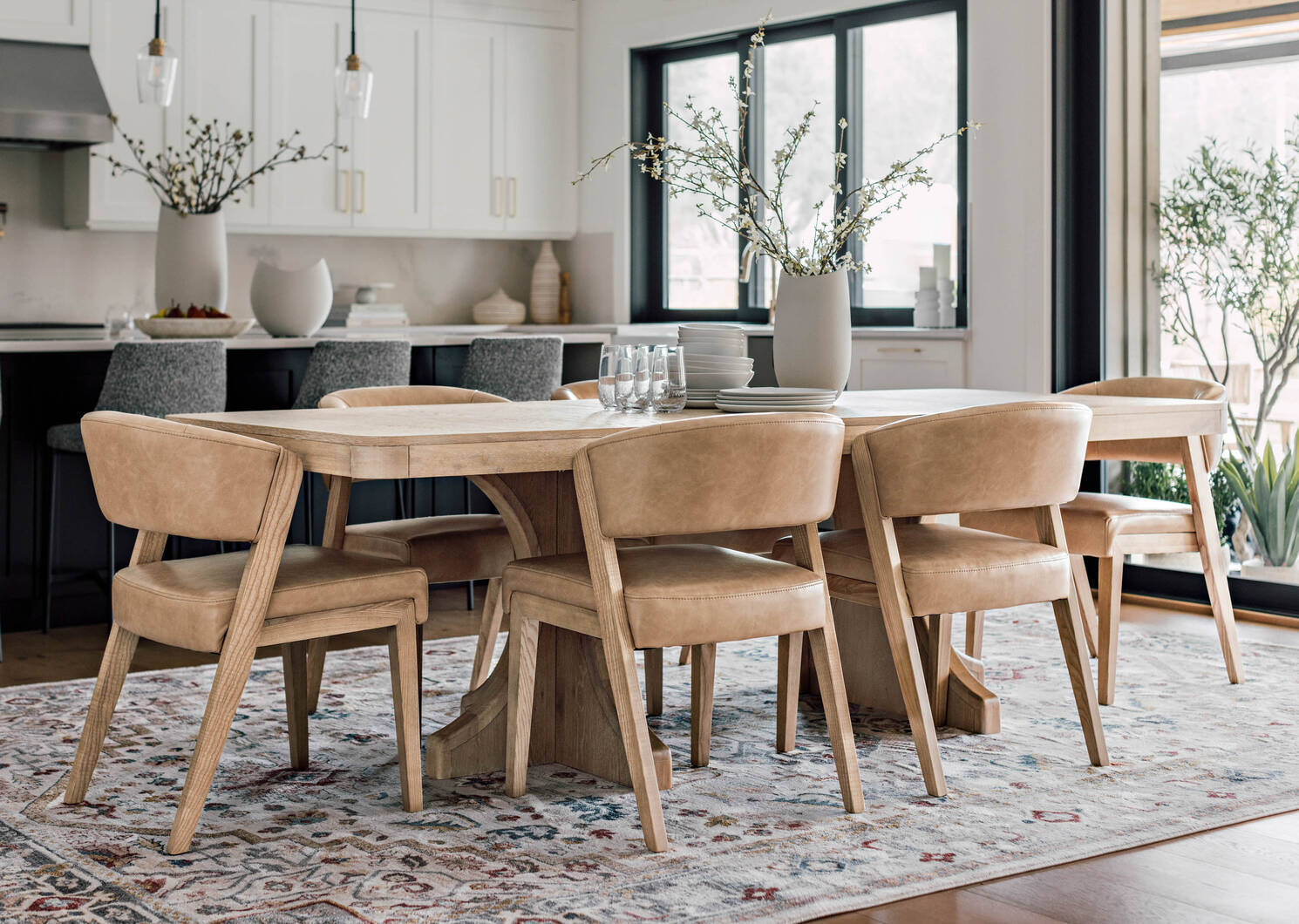 Marais Ext Dining Table -Vertu Aspen