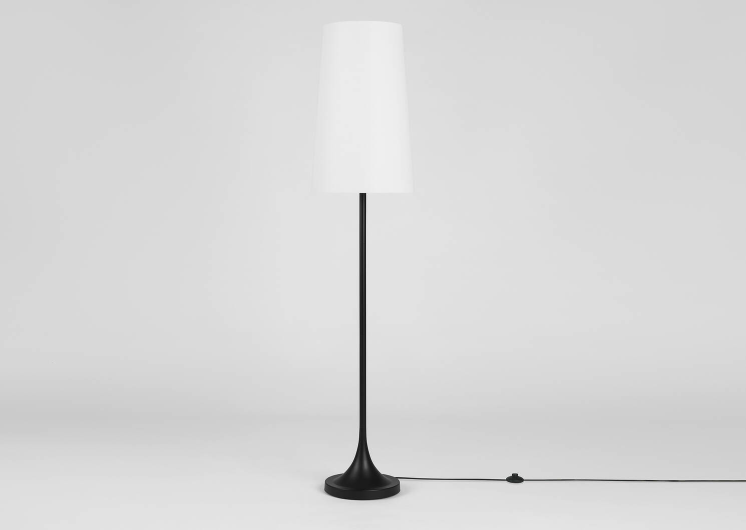 Lampe sur pied Wiley noire