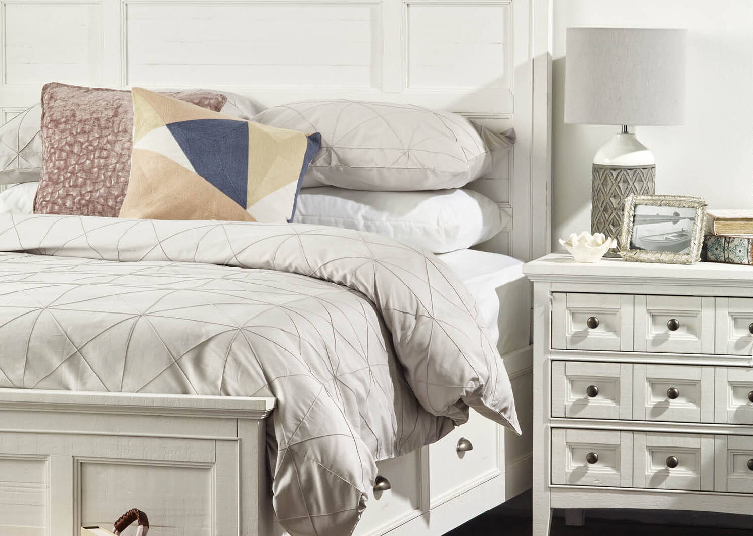 Parker Storage Bed -Heron White, QUEEN