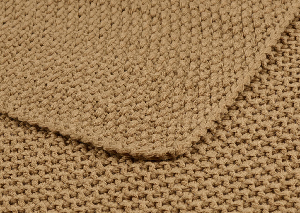 Kelvin Throw Caramel