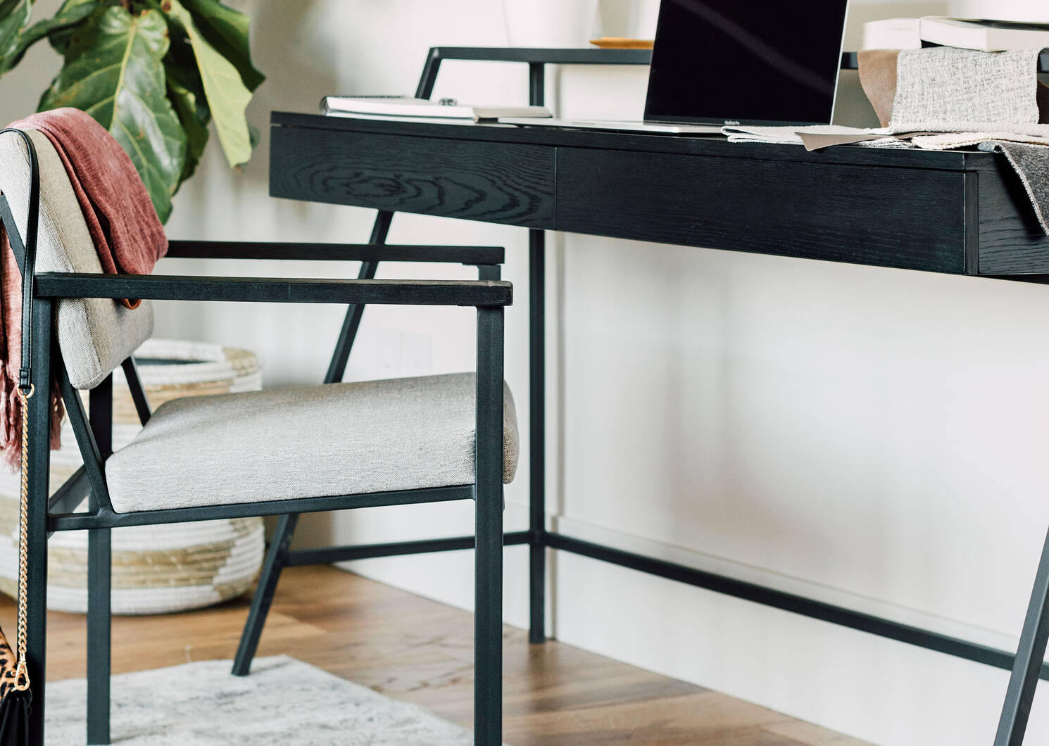Bureau de travail Axl -chêne noir