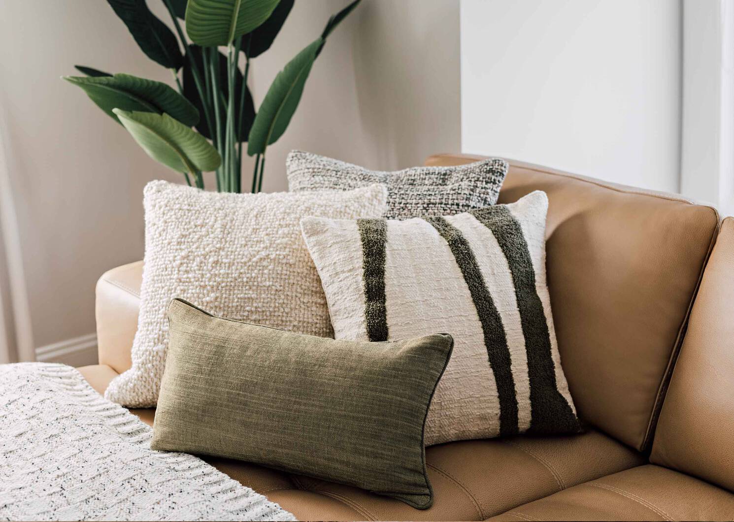 Cleo Boucle Pillow 20x20 Ivory