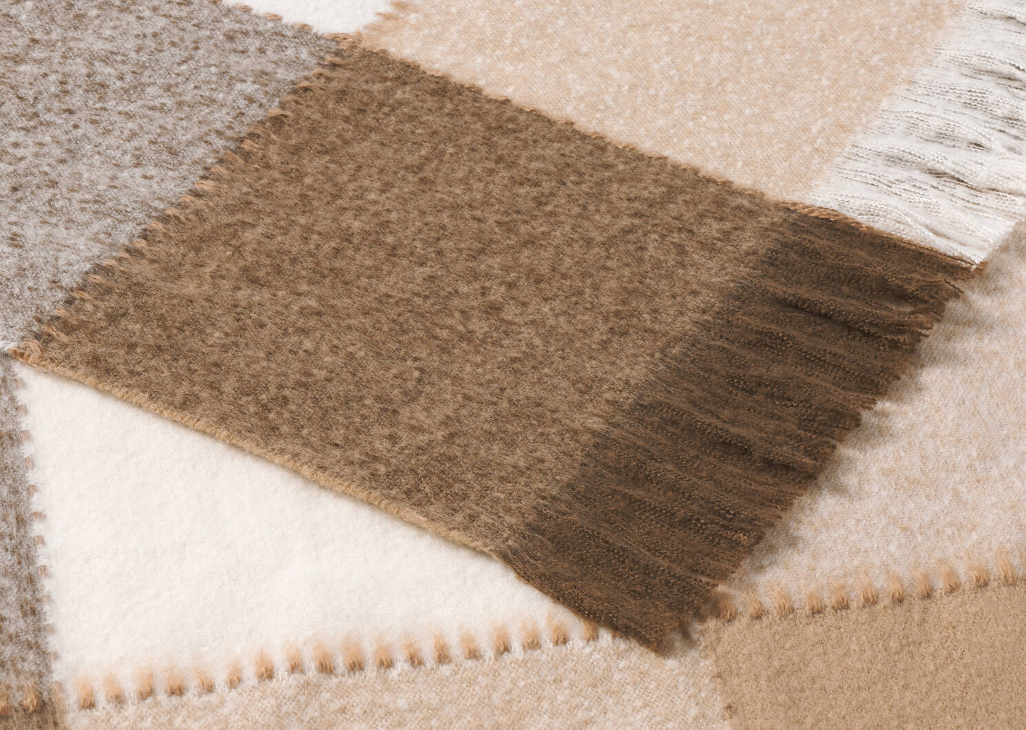 Eryn Patchwork Throw Iv/Caramel/Brown