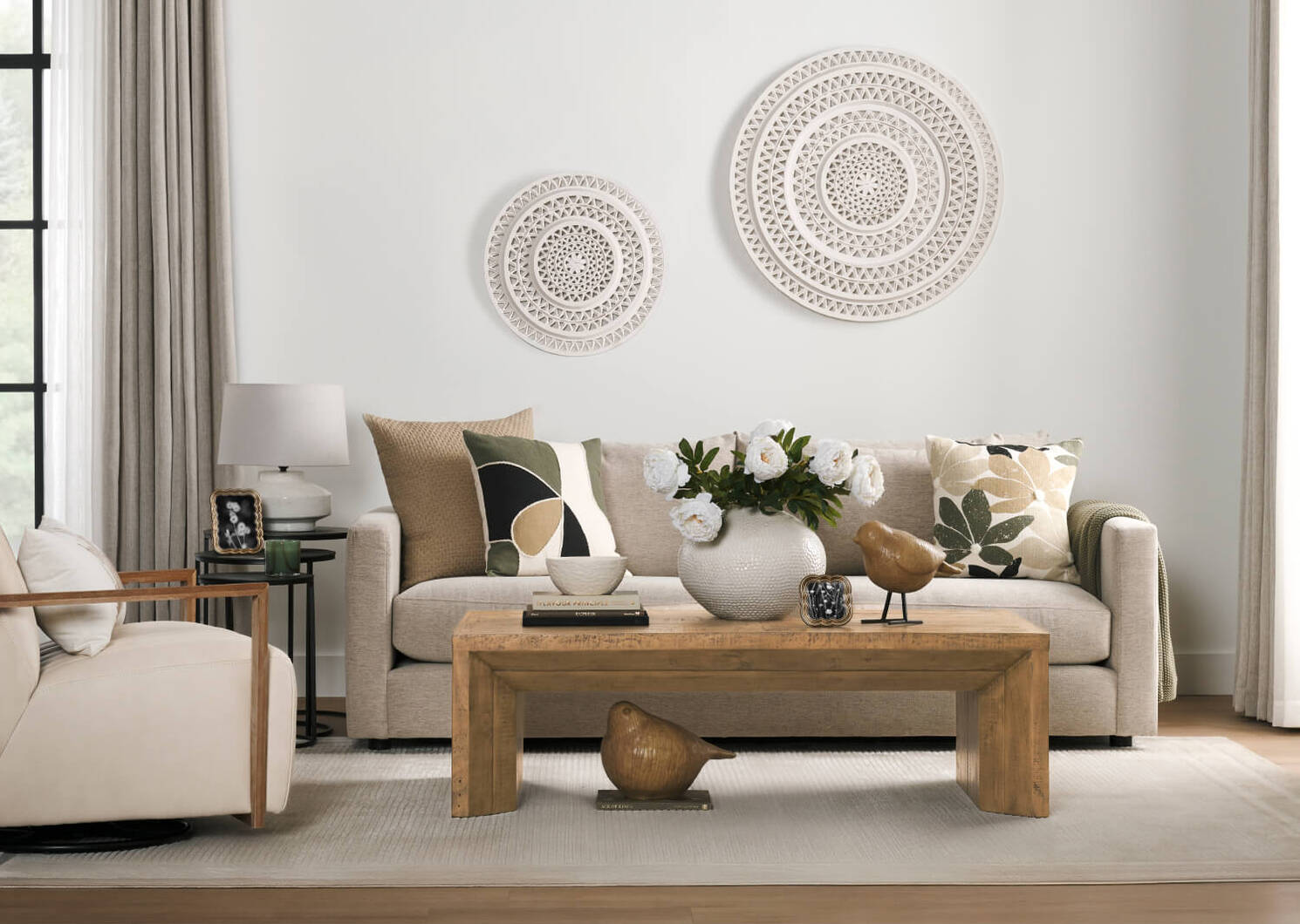 Fauteuil piv. en cuir Simone -Ari craie