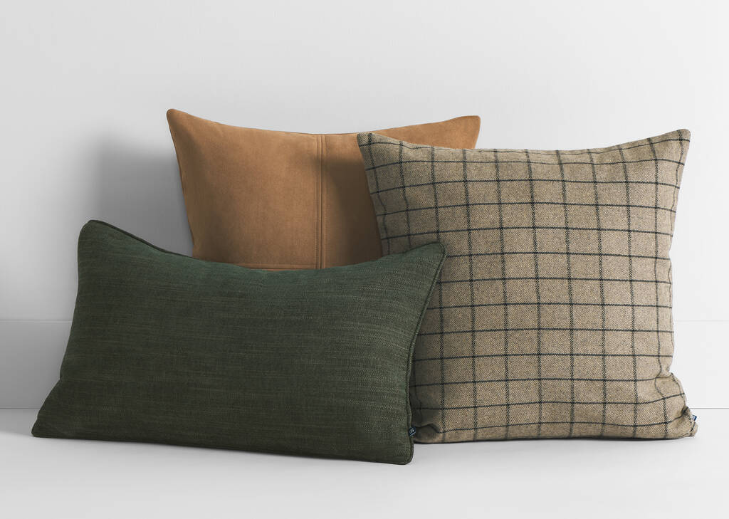 Tailored Pillow Set