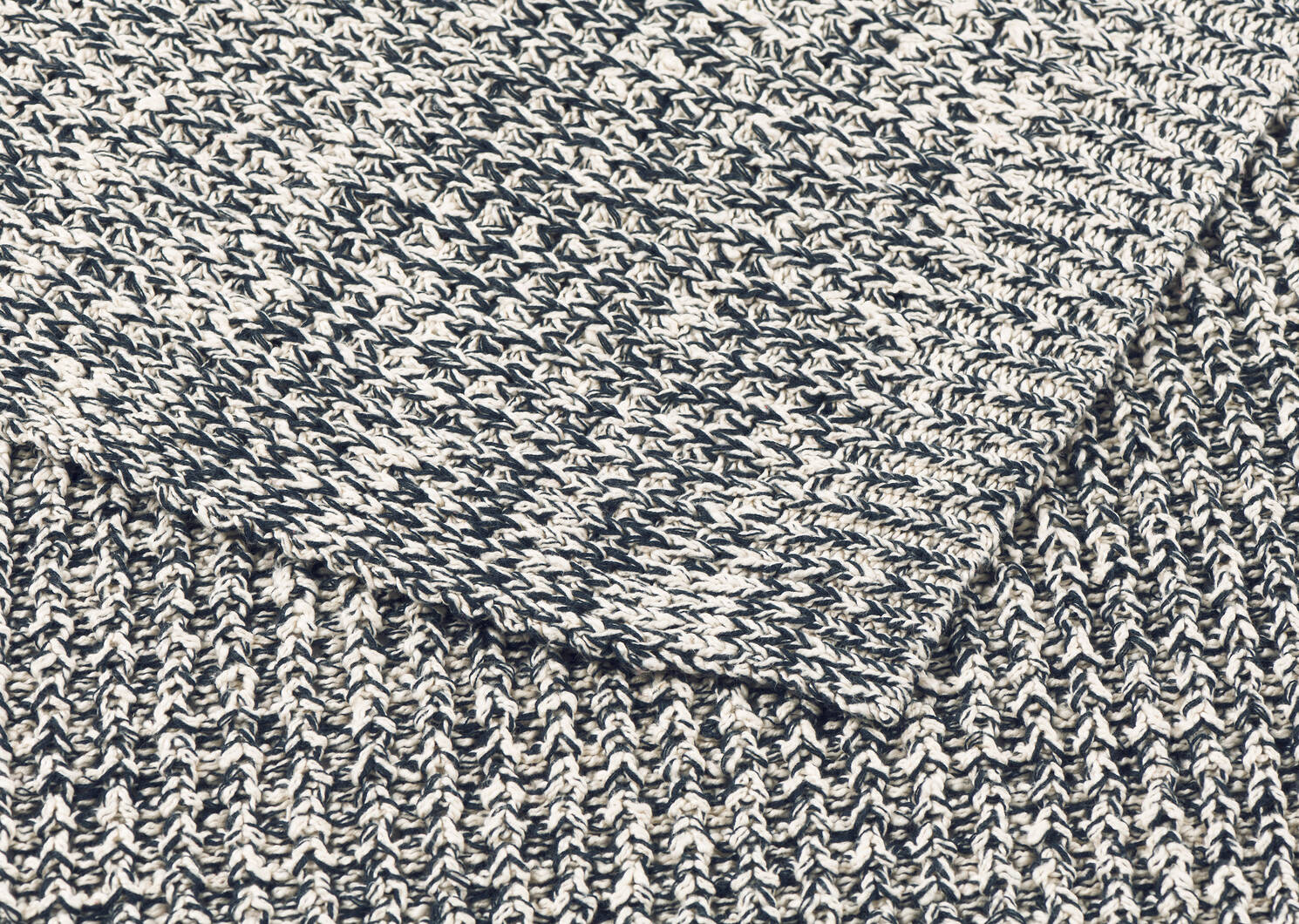 Kian Cotton Throw Navy/Natural