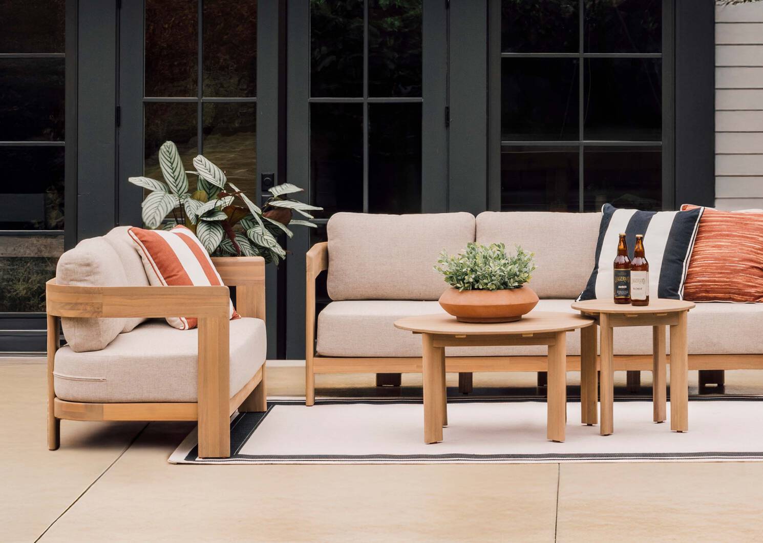 Tonga Outdoor Loveseat -Elio Oyster