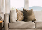 Coussin brodé en coton Ivy 20x20 sable