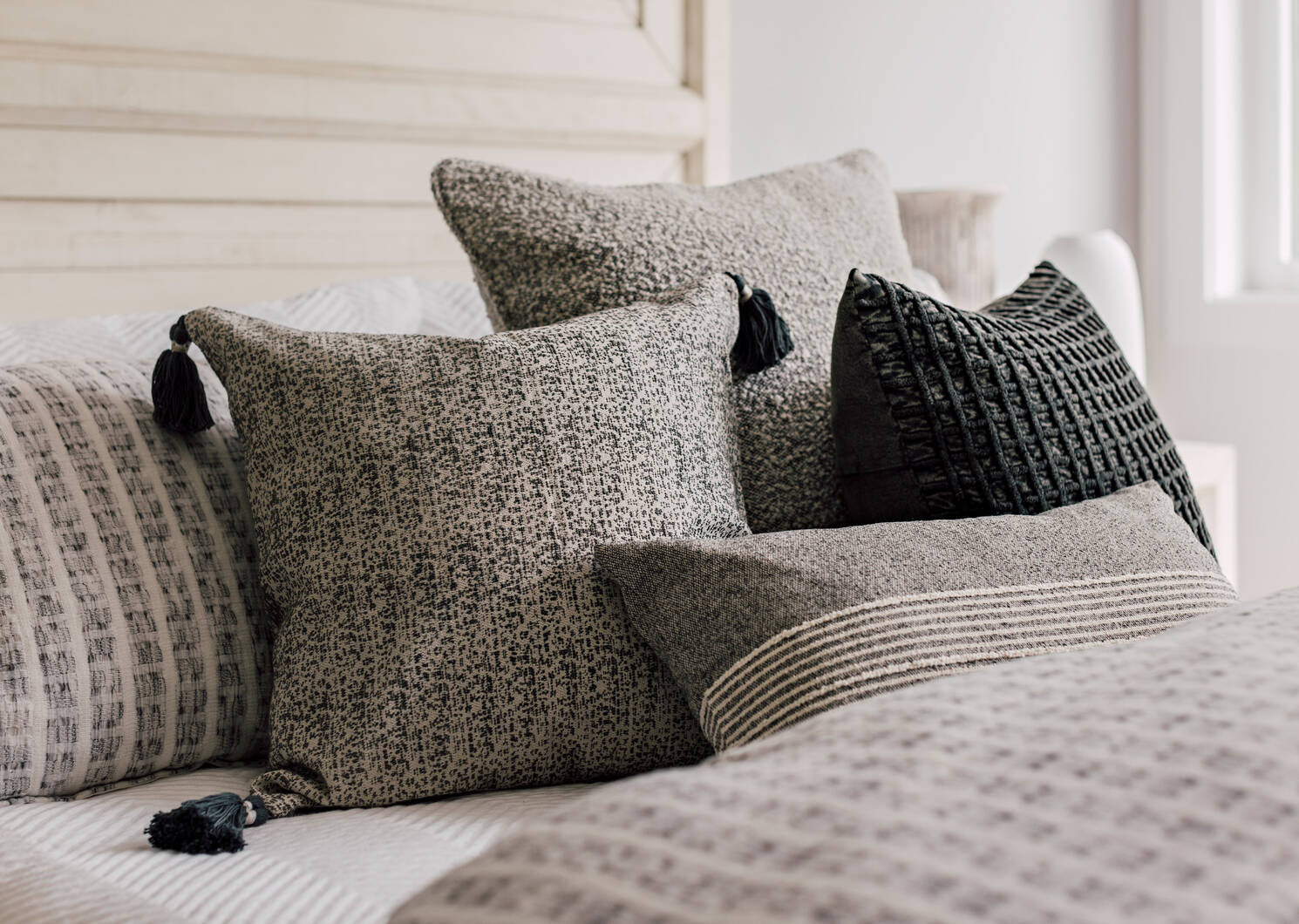 Harriet Boucle Pillow 24x24 Pepper