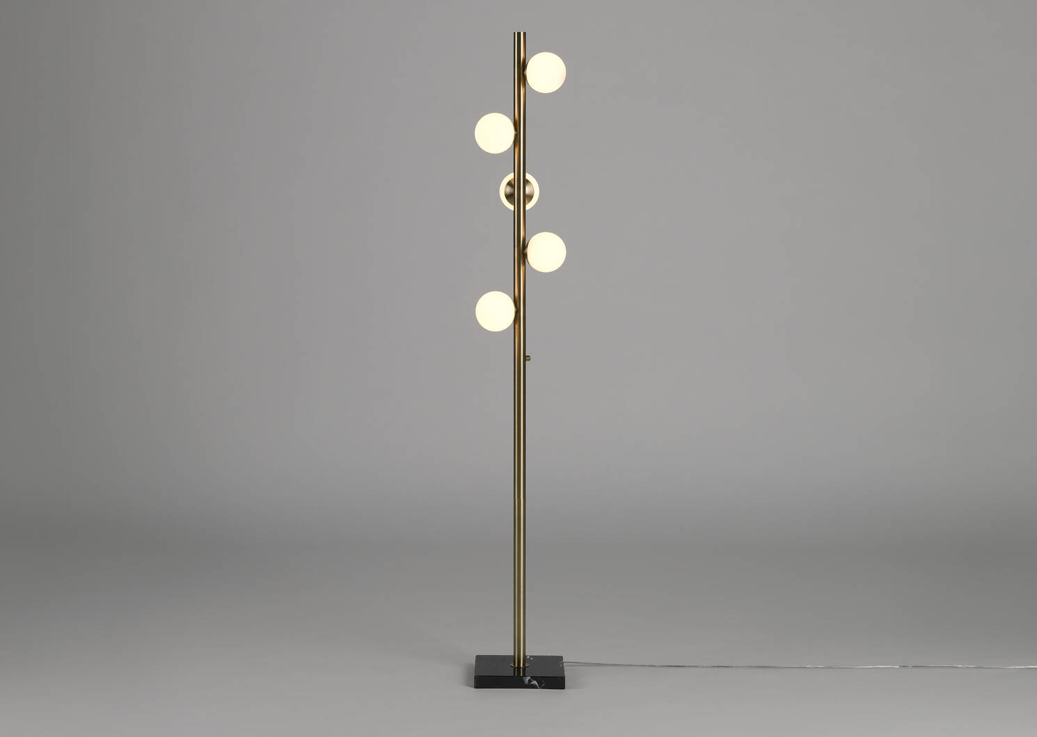 Lampe sur pied à DEL Leary laiton