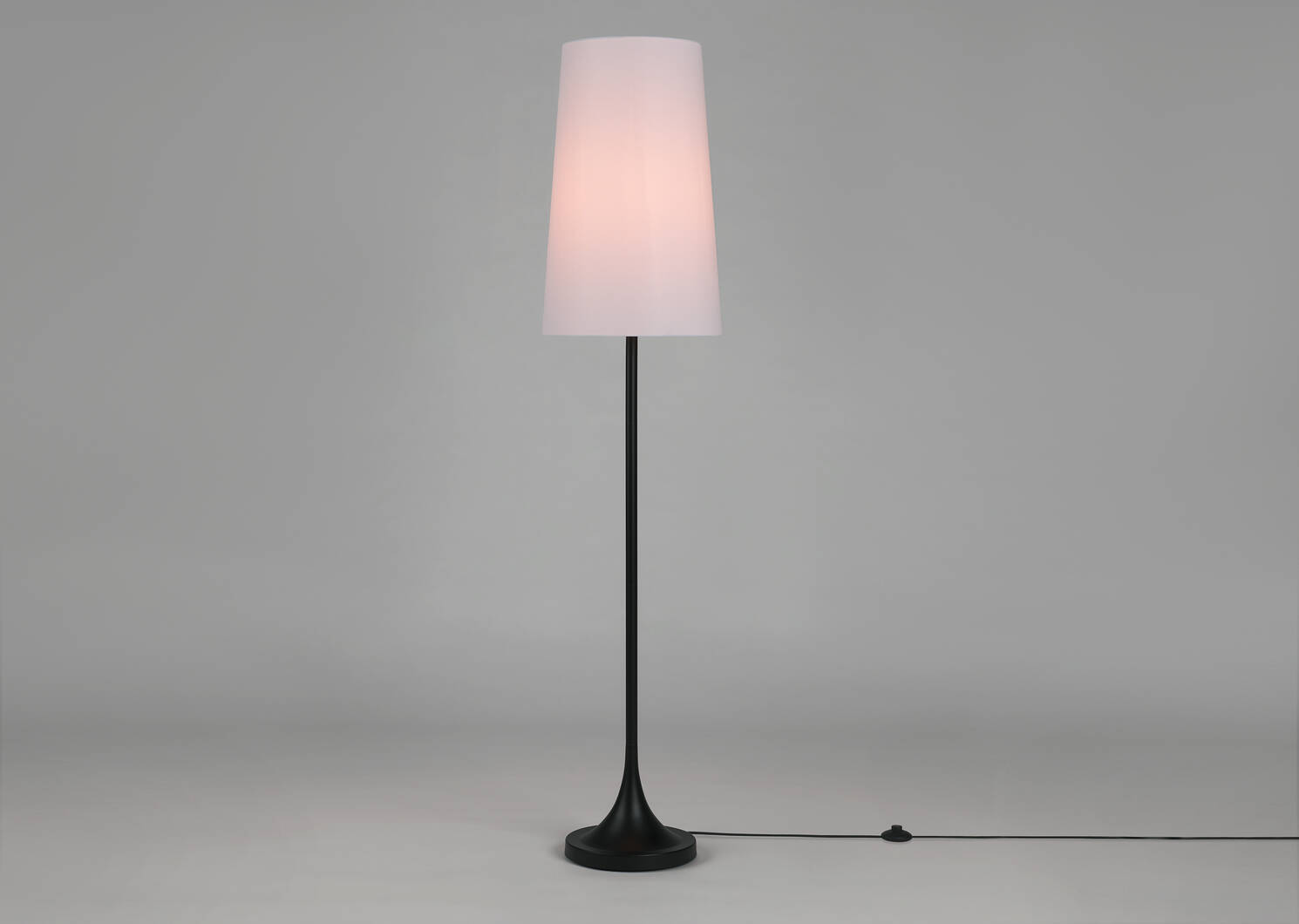 Lampe sur pied Wiley noire