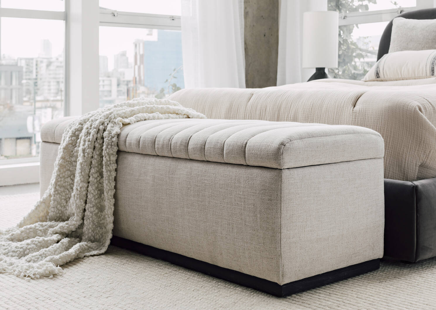 Oliver Storage Bench -Levie Sand